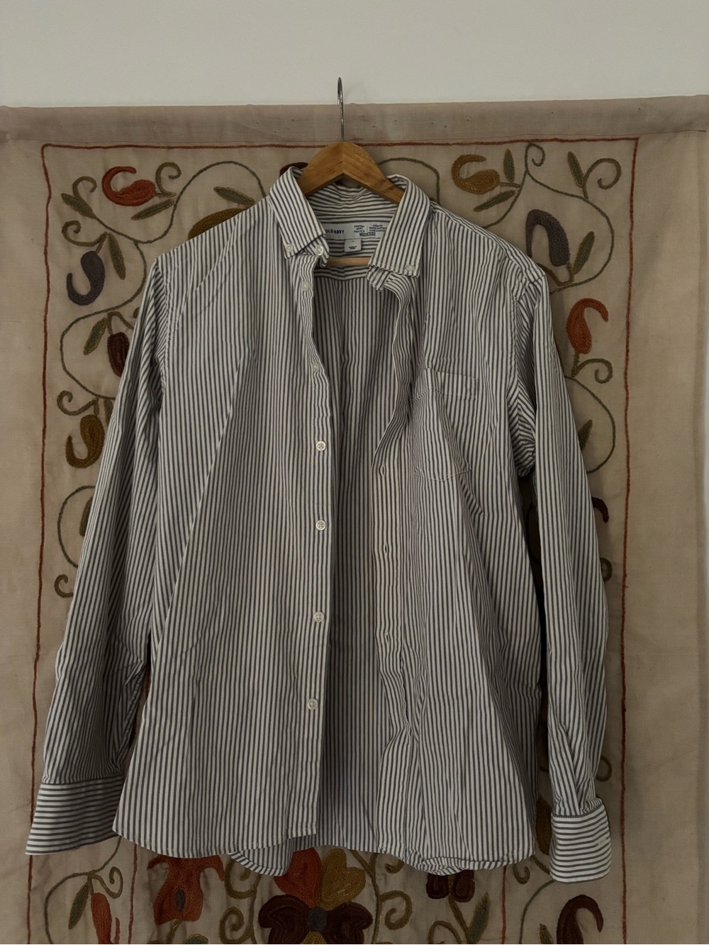 Old Navy White and Grey Striped Button Up